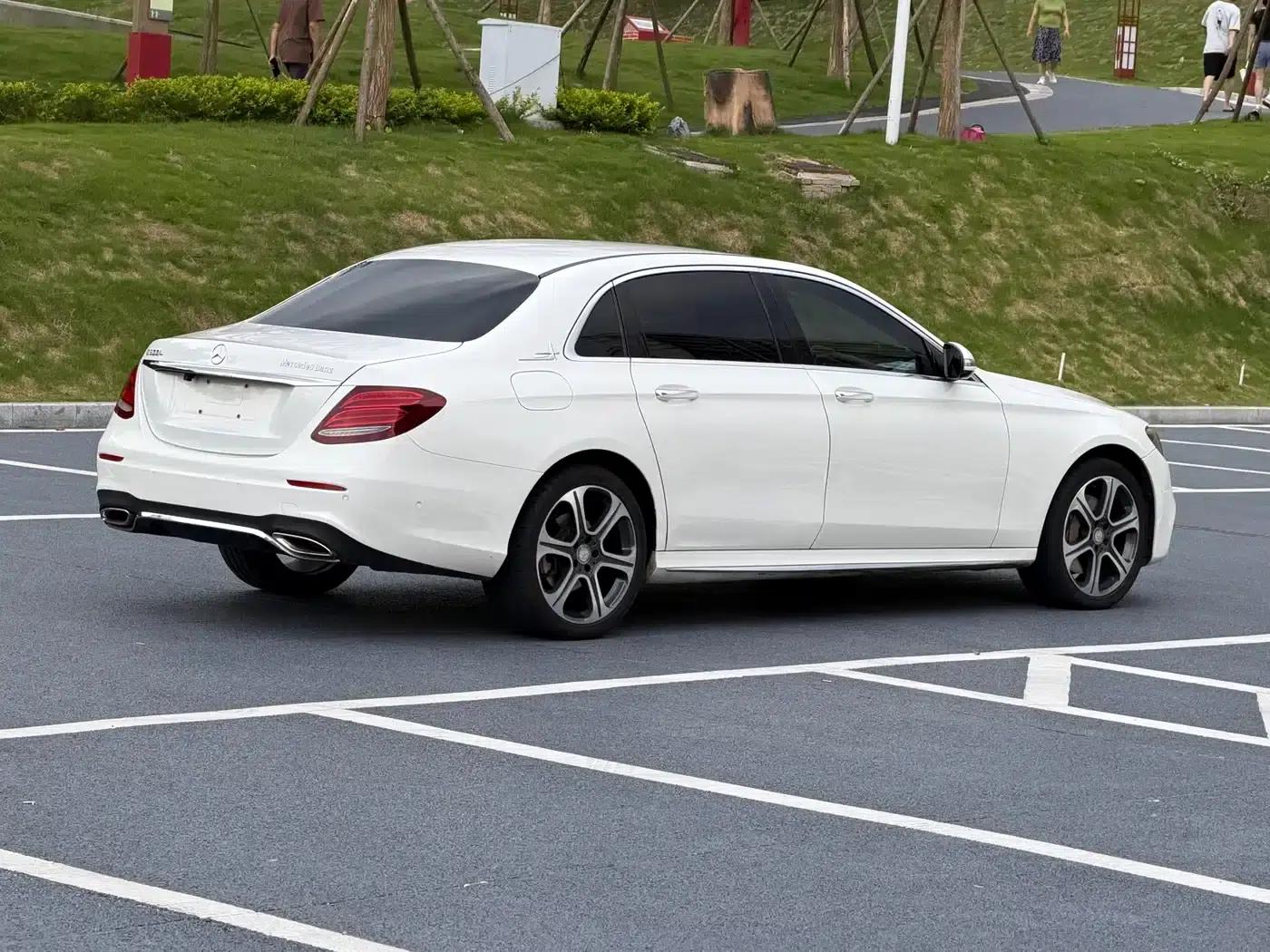 2016 Mercedes-Benz E-Class E 300 L Sport Style — миниатюра 4
