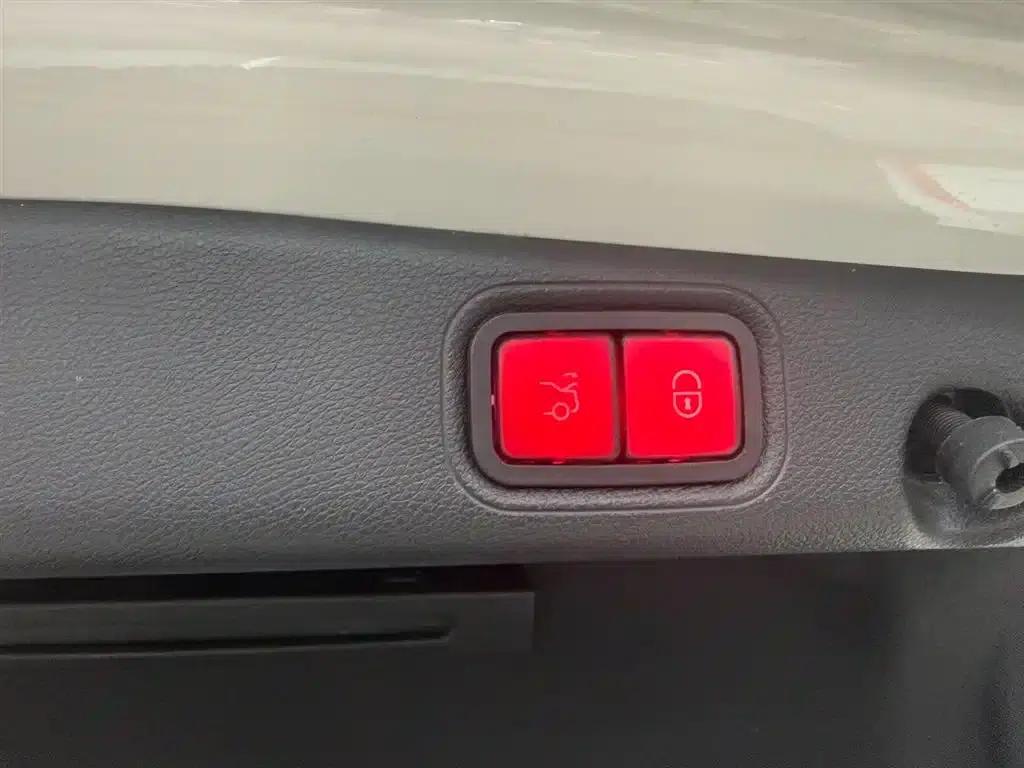 Mercedes-Benz E-Class 2020 E 300 L Sport Luxury — миниатюра 18