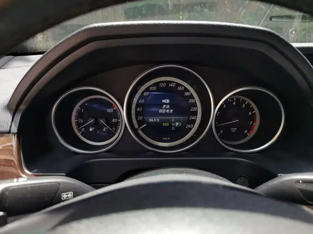 2015 Mercedes-Benz E-Class Facelift E 200 L — миниатюра 4
