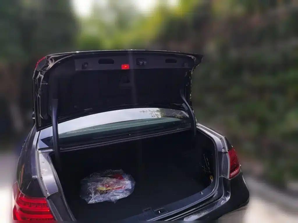 2015 Mercedes-Benz E-Class Facelift E 200 L — миниатюра 10