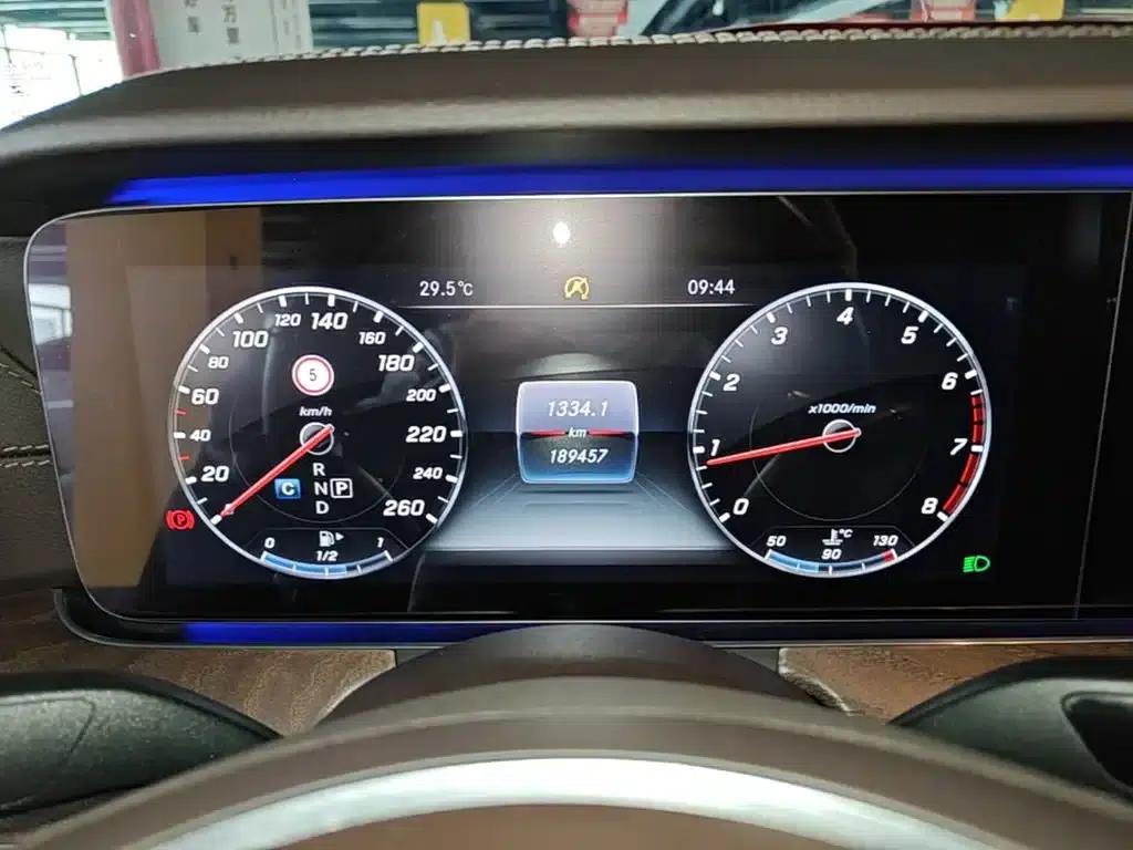 2016 Mercedes-Benz E-Class E 200 L — миниатюра 12