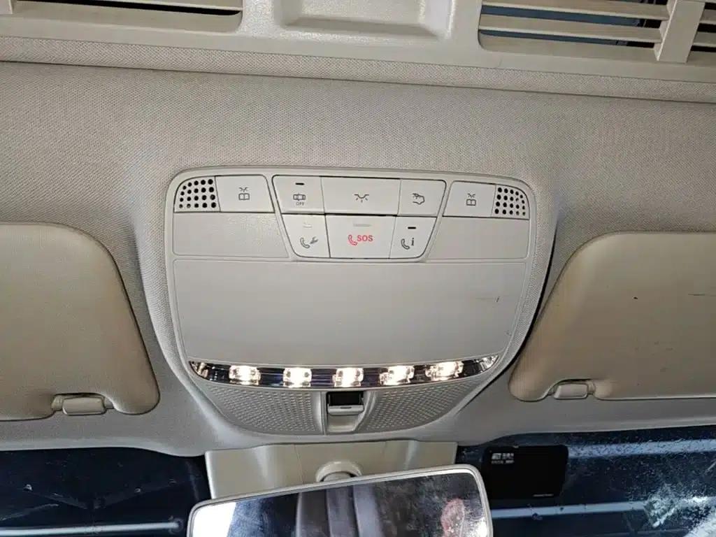 2016 Mercedes-Benz E-Class E 200 L — миниатюра 18