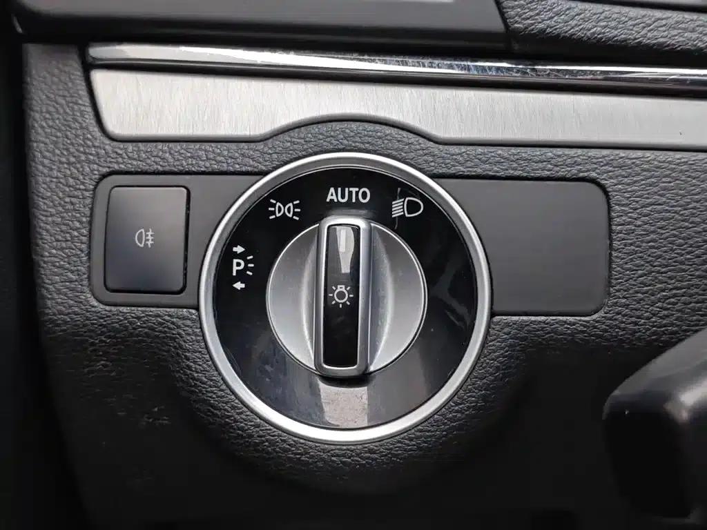 Imported Mercedes-Benz E-Class 2012 E 200 CGI Coupe — миниатюра 21