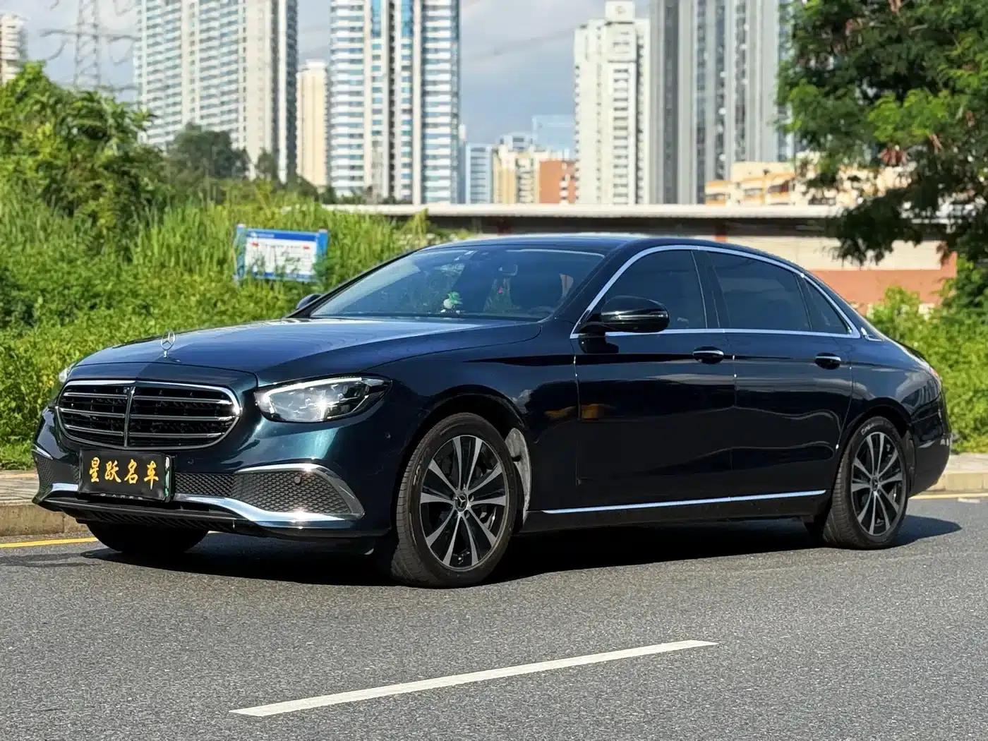 Mercedes-Benz E-Class PHEV 2023 E 350 e L Plug-in Hybrid Sedan — миниатюра 1
