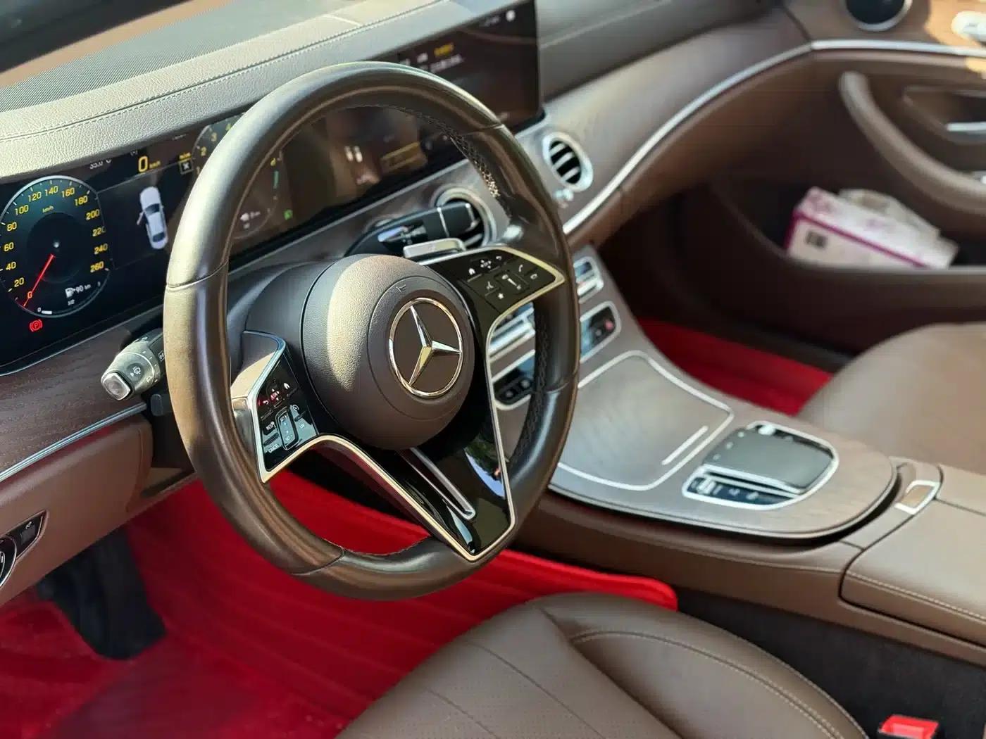 Mercedes-Benz E-Class PHEV 2023 E 350 e L Plug-in Hybrid Sedan — миниатюра 12