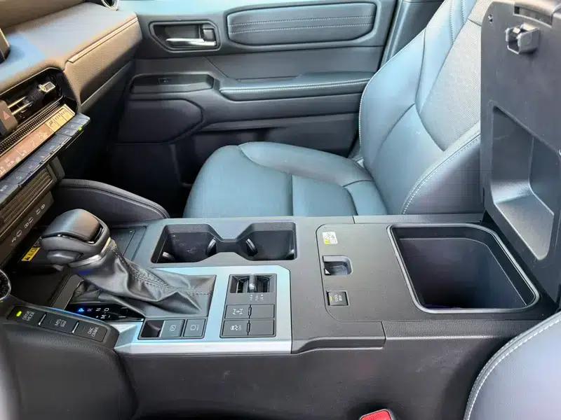 2025 Prado 2.4T Hybrid Flagship VX Edition 5-seater — миниатюра 16
