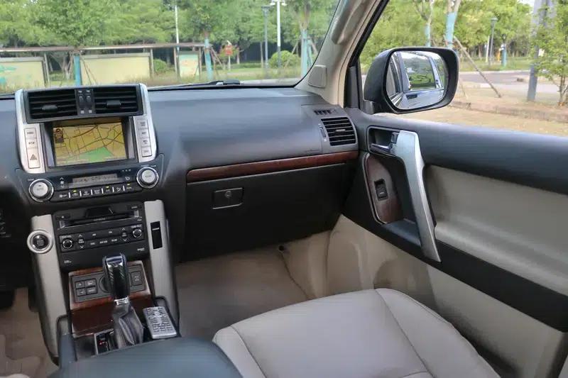 2010 Prado 4.0L Automatic VX — миниатюра 14