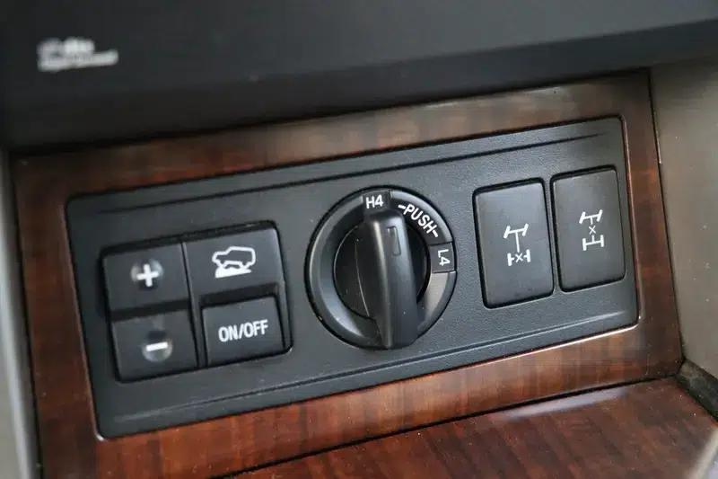 2010 Prado 4.0L Automatic VX — миниатюра 22