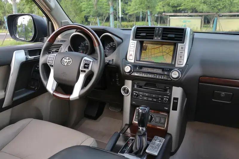 2010 Prado 4.0L Automatic VX — миниатюра 24
