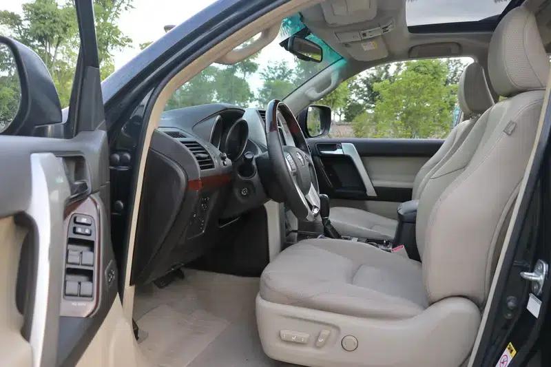 2010 Prado 4.0L Automatic VX — миниатюра 27