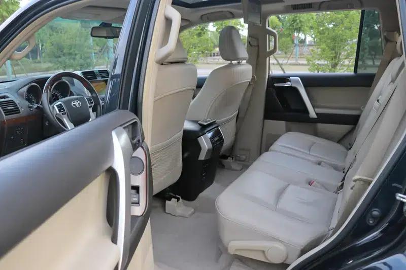 2010 Prado 4.0L Automatic VX — миниатюра 28