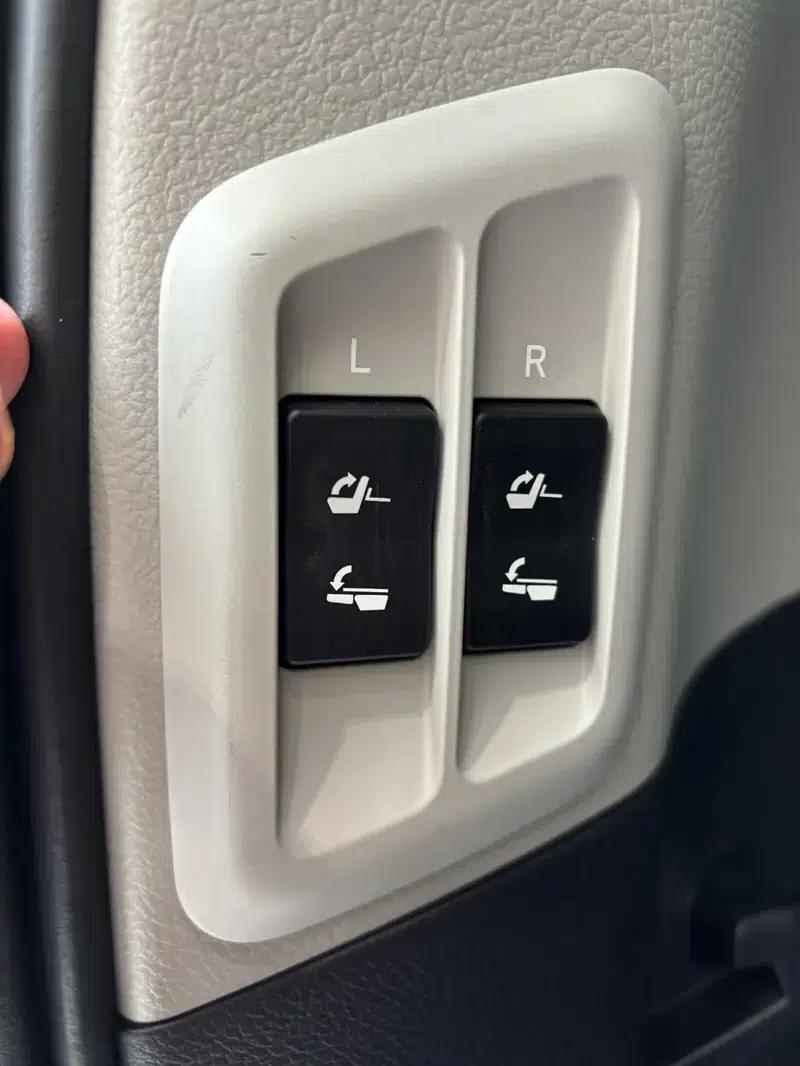 2018 Prado 3.5L Automatic TX-L NAVI with Rear-mounted Spare Tire — миниатюра 14