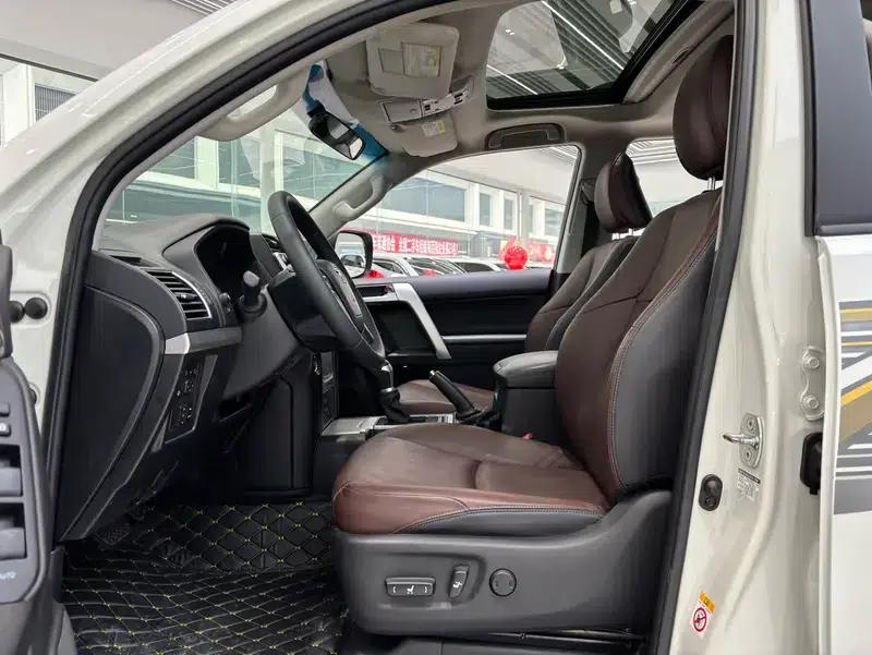 2018 Prado 3.5L Automatic TX-L NAVI with Rear-mounted Spare Tire — миниатюра 17