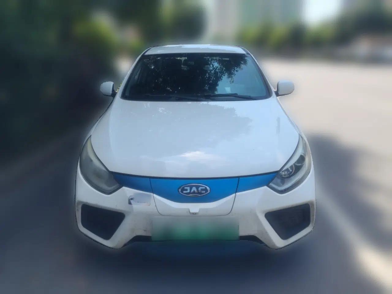 JAC Group iEVA50 2018 Luxury Model — миниатюра 2