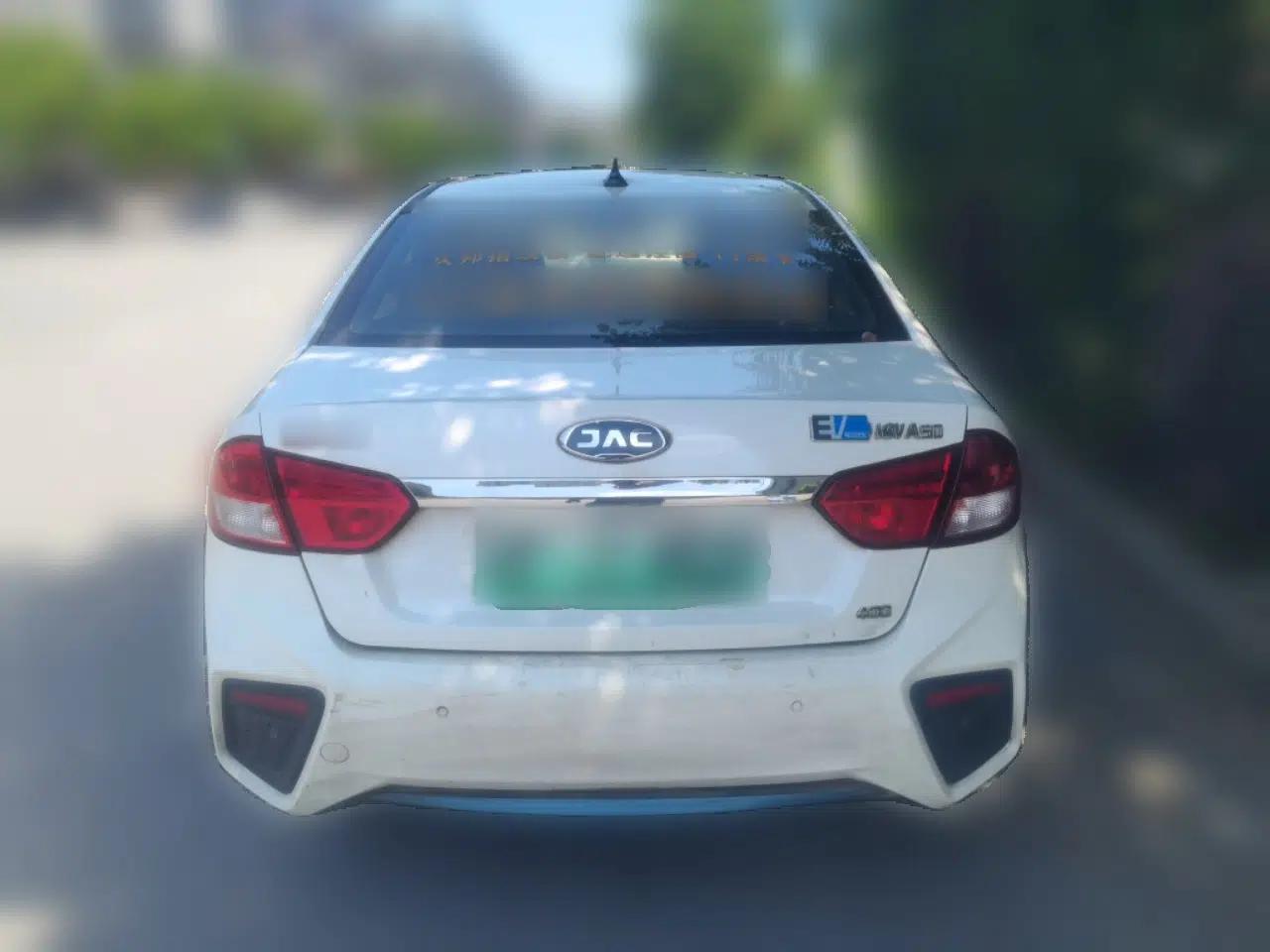 JAC Group iEVA50 2018 Luxury Model — миниатюра 5