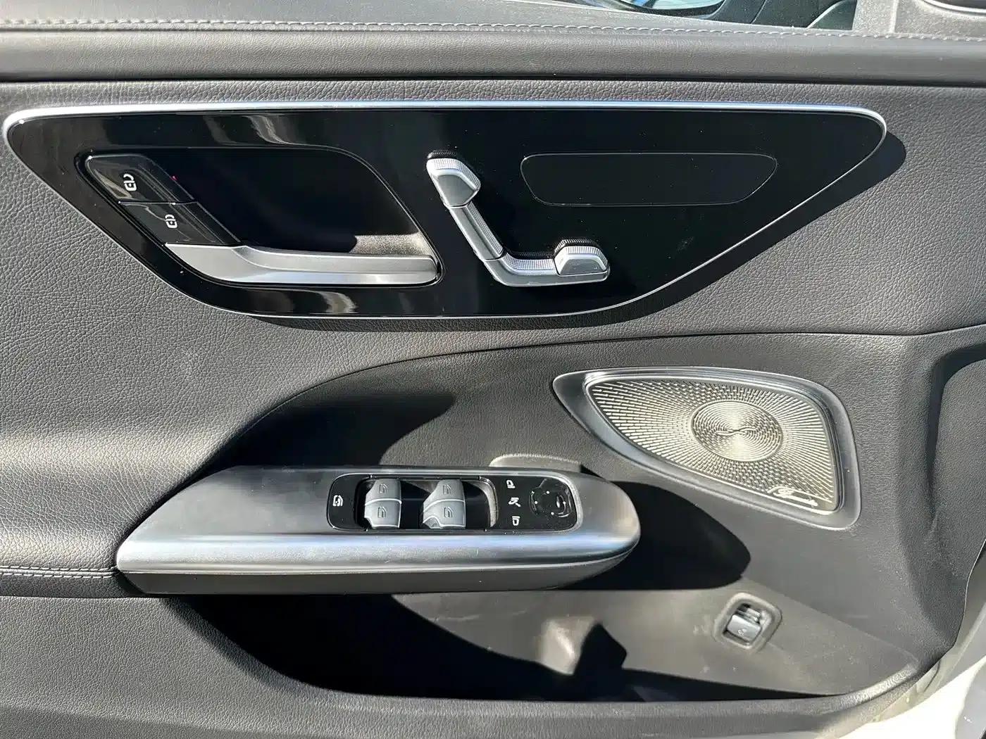 Mercedes-Benz C-Class 2022 Facelift C 260 L Sport Night Edition — миниатюра 4