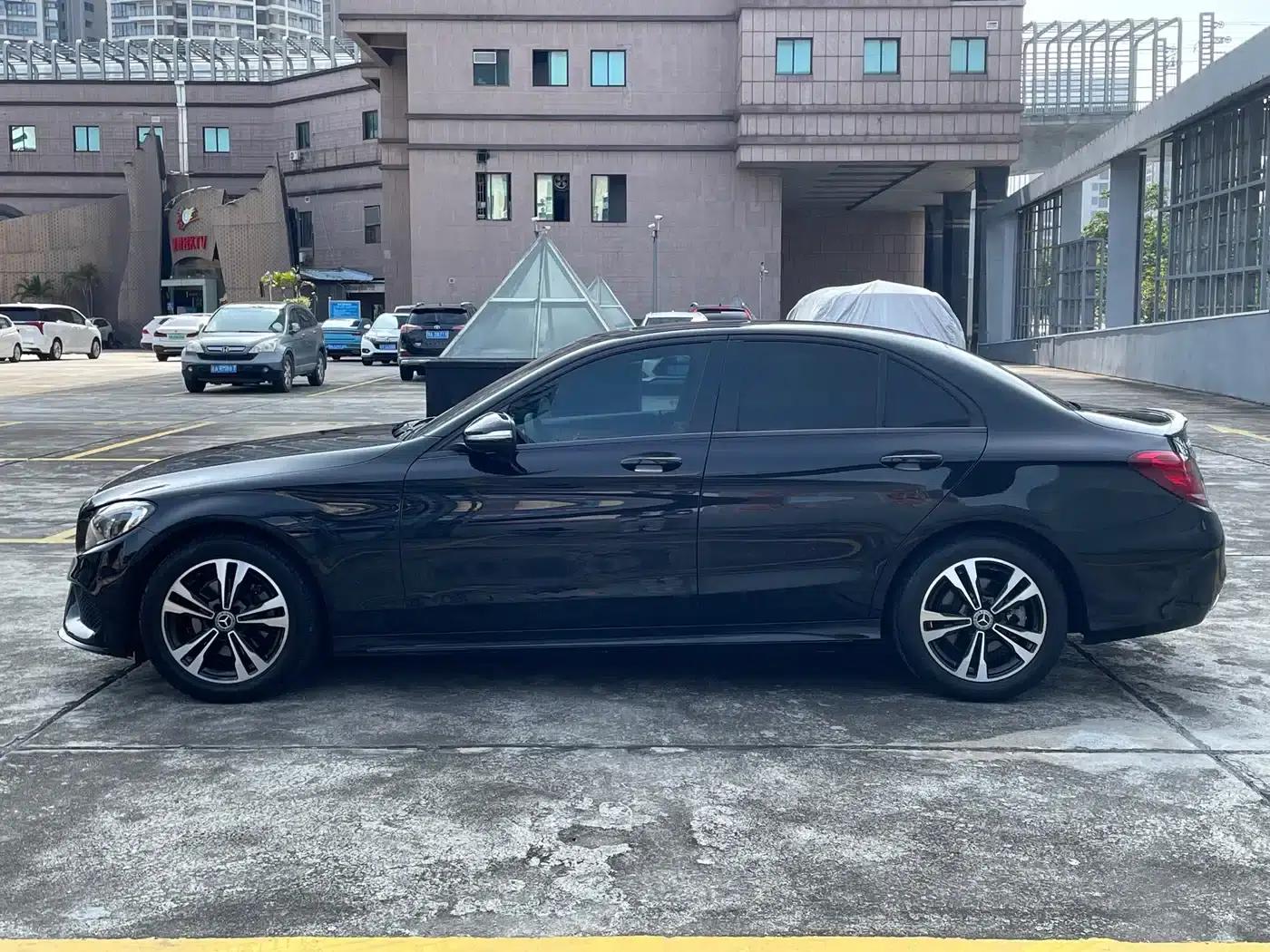 Mercedes-Benz C-Class 2017 Facelift C 200 Sport Edition — миниатюра 28
