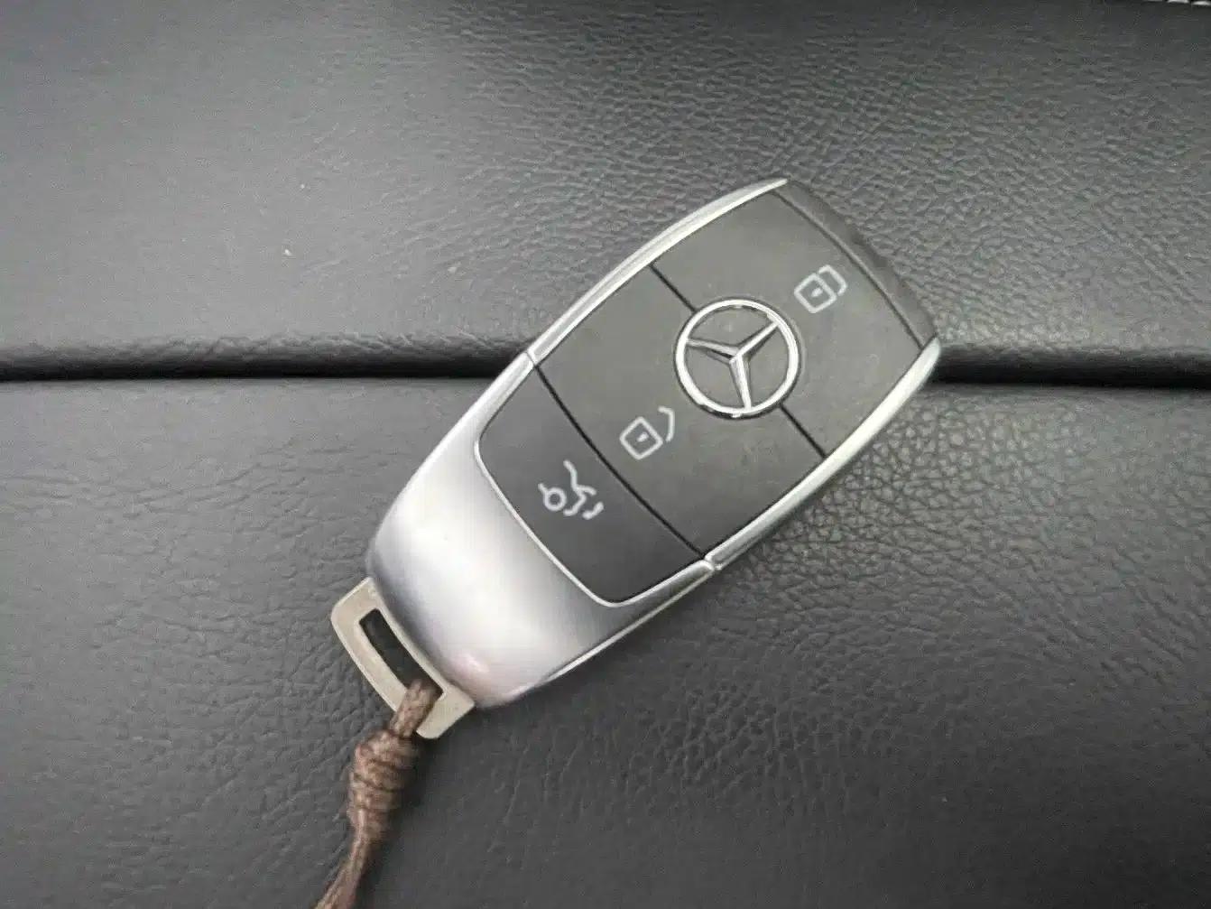 2020 Mercedes-Benz C-Class C 260 L Sport Edition — миниатюра 14