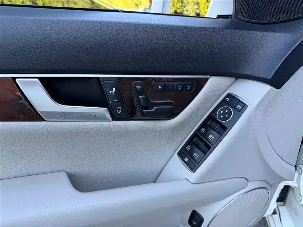 2013 Mercedes-Benz C-Class C 260 Elegance Grand Edition — миниатюра 9