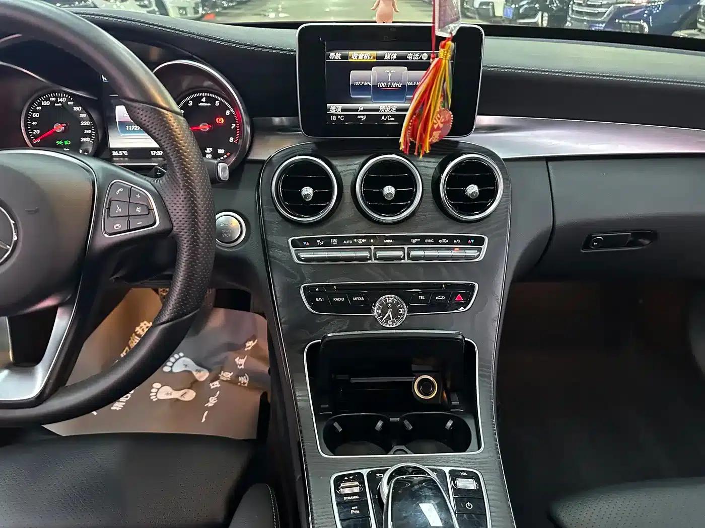 Mercedes-Benz C-Class 2015 Facelift C 200 L Sport — миниатюра 13