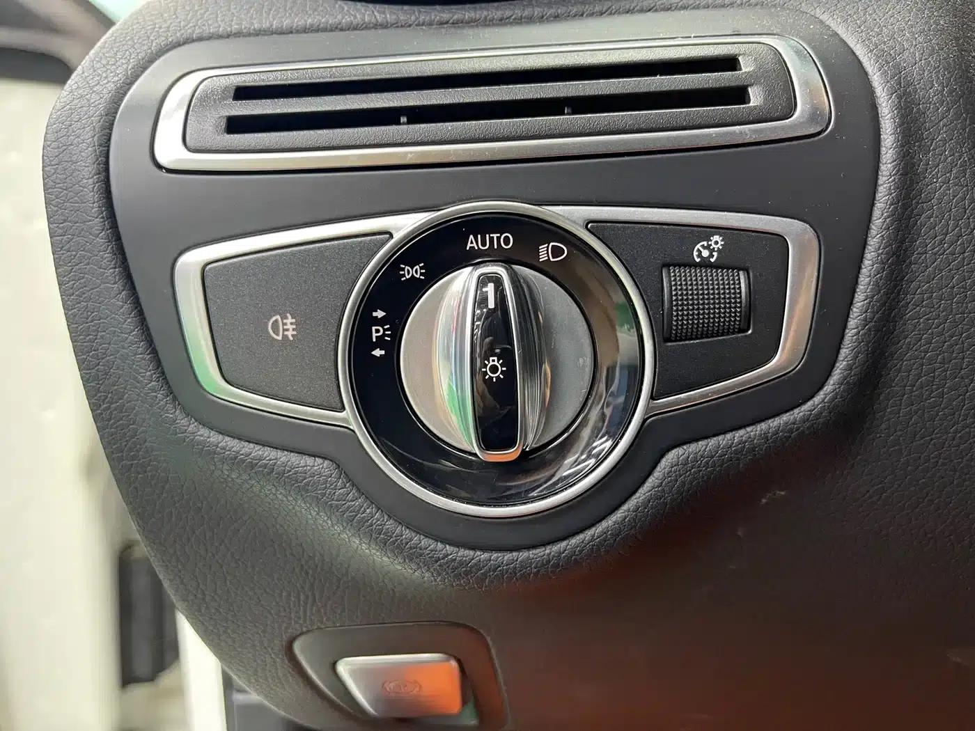 Mercedes-Benz C-Class 2015 Facelift C 200 L Sport — миниатюра 18