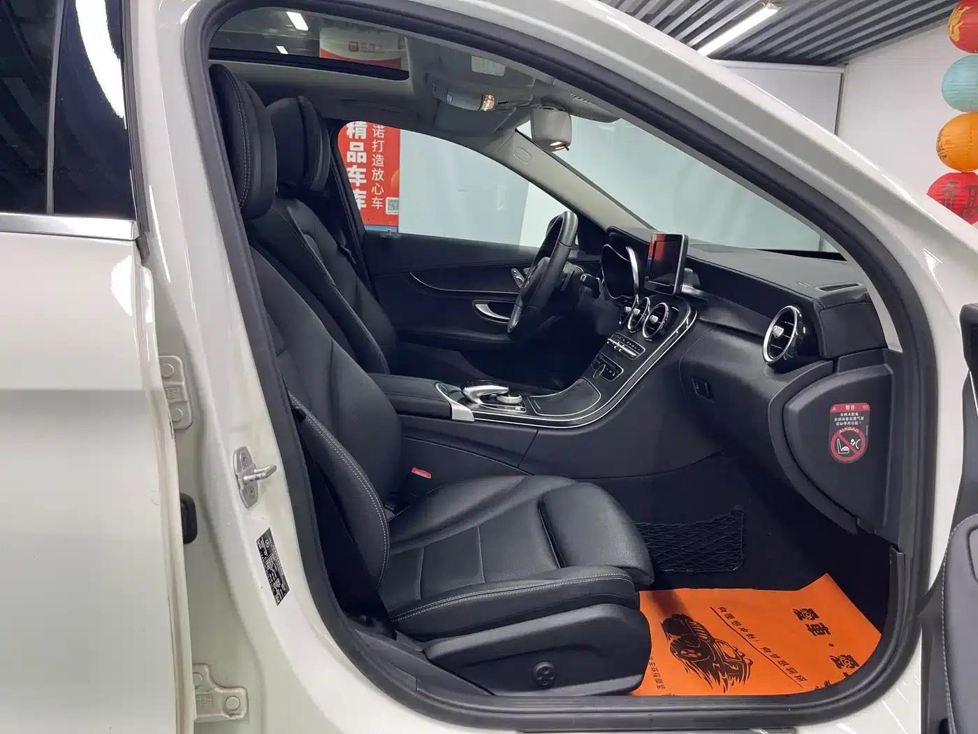 Mercedes-Benz C-Class 2015 Facelift C 200 L Sport — миниатюра 22