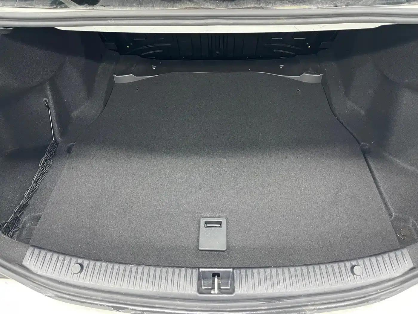 Mercedes-Benz C-Class 2015 Facelift C 200 L Sport — миниатюра 24