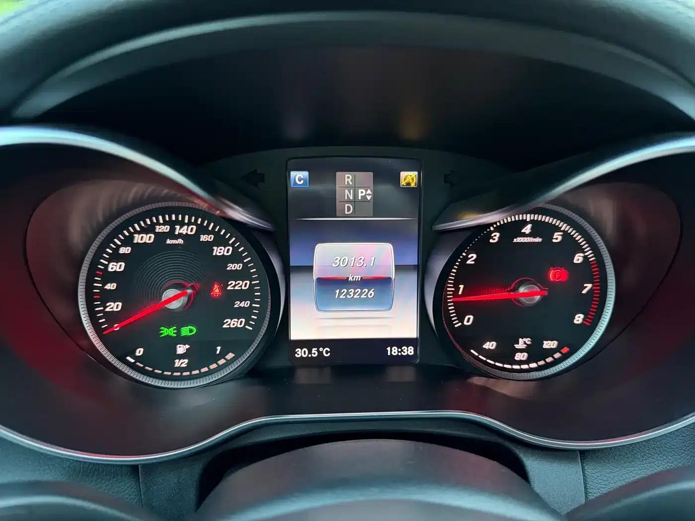2016 Mercedes-Benz C-Class C 180 L — миниатюра 11