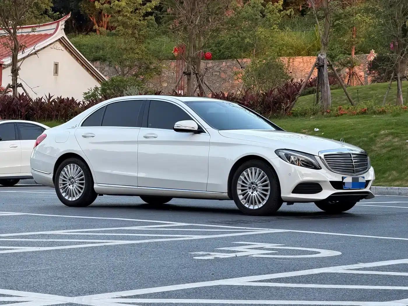 2016 Mercedes-Benz C-Class C 180 L — миниатюра 3