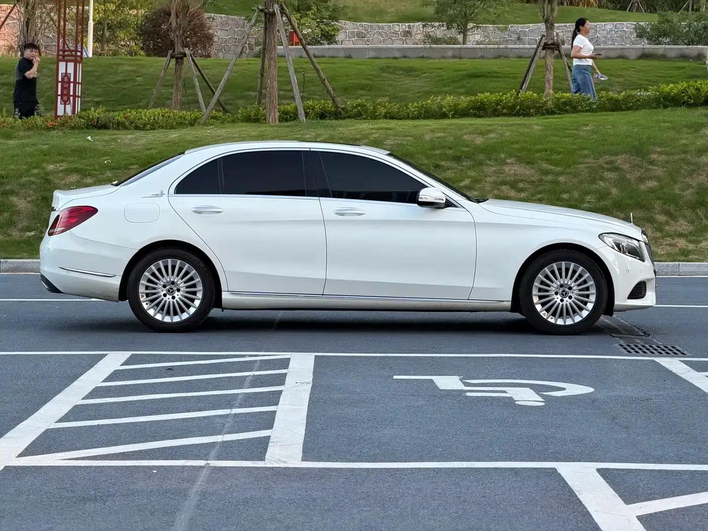 2016 Mercedes-Benz C-Class C 180 L — миниатюра 5