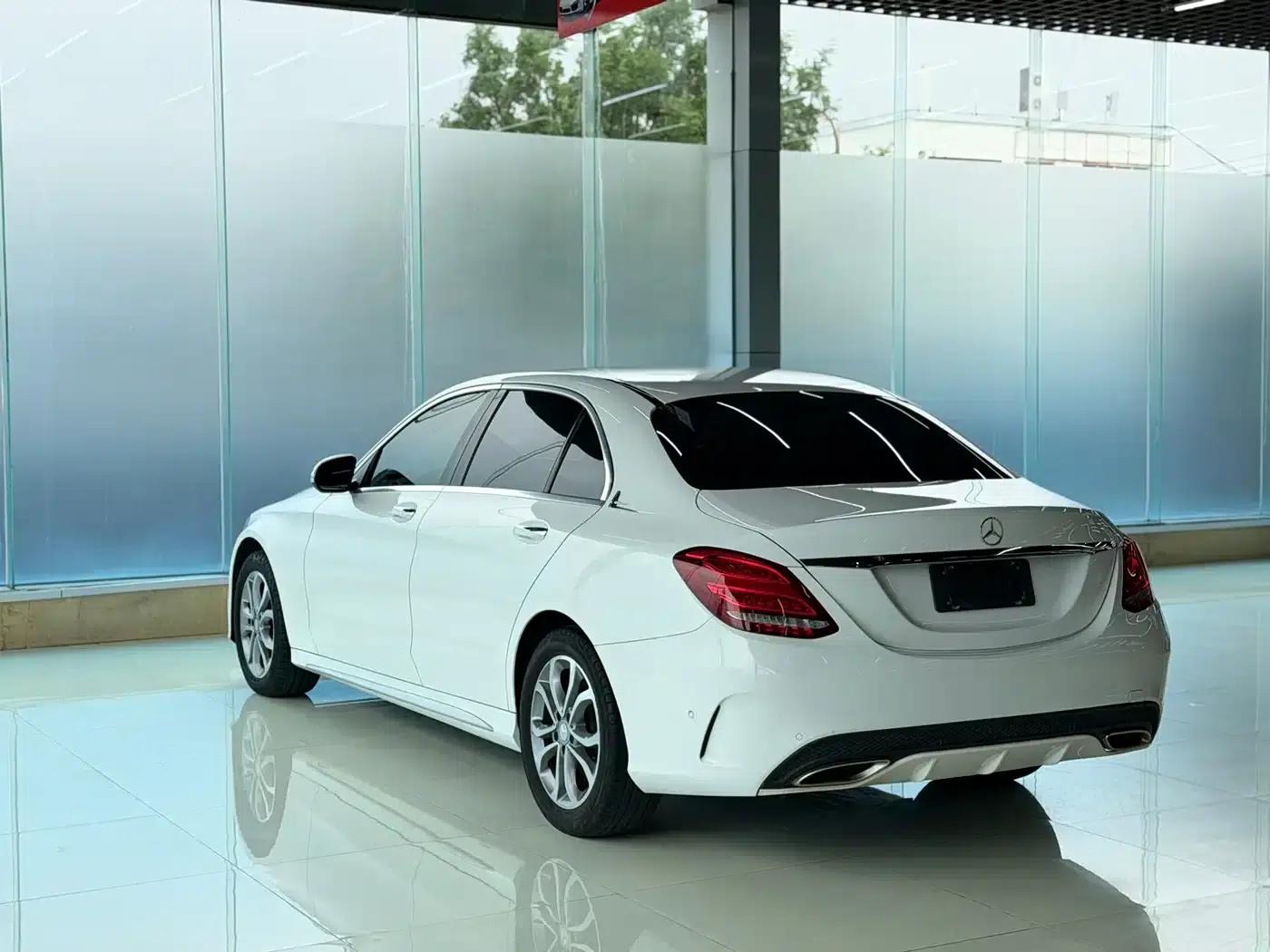2017 Mercedes-Benz C-Class C 180 L Sport Edition — миниатюра 4