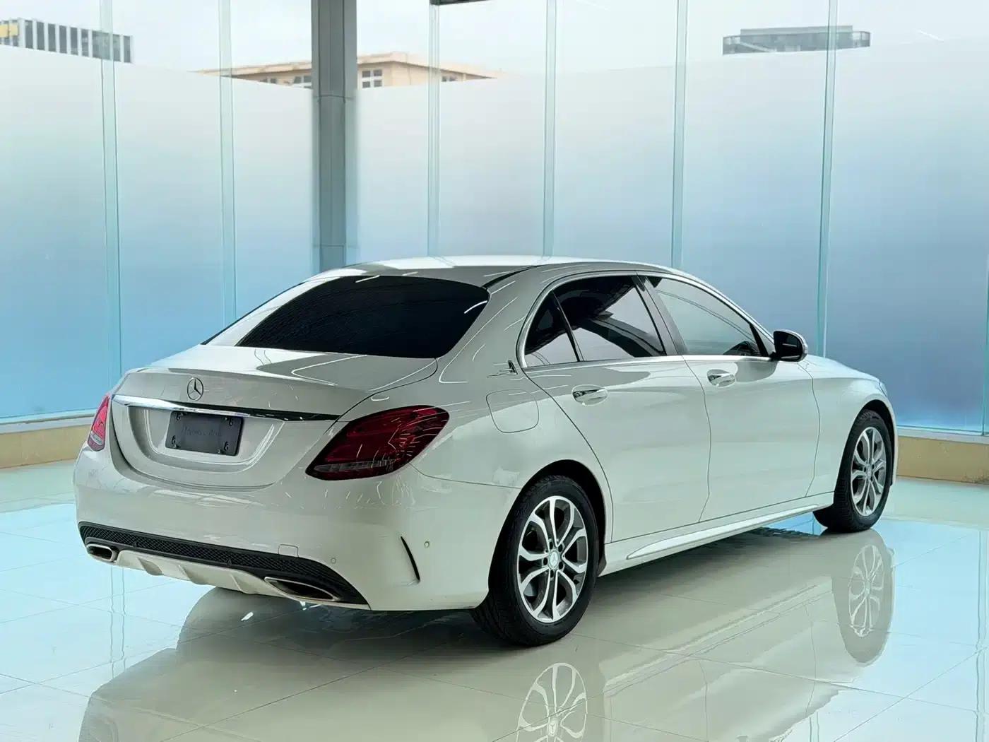 2017 Mercedes-Benz C-Class C 180 L Sport Edition — миниатюра 6