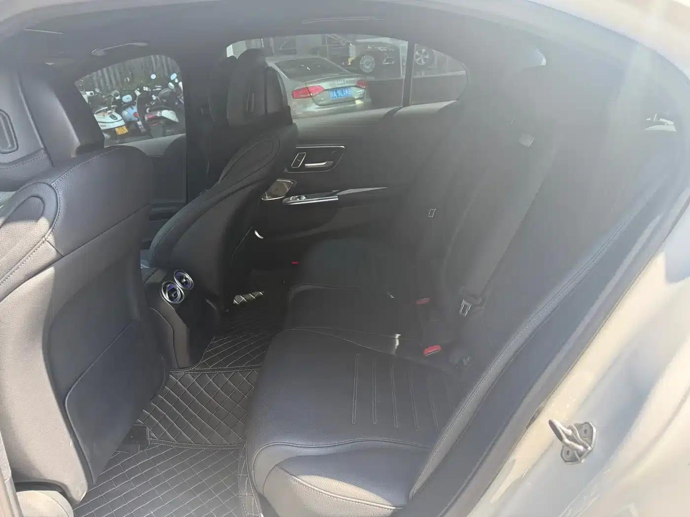 Mercedes-Benz C-Class 2023 Facelift C 260 L Sport Night Edition — миниатюра 6