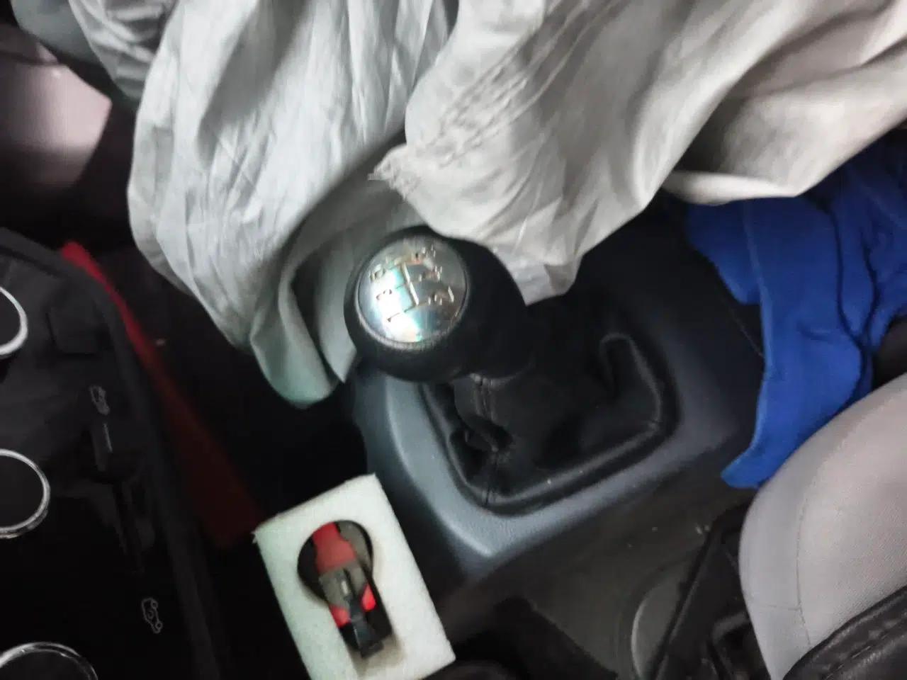 Jinbei New Hiace X30L Huachen Xinyuan Little Sea Lion 1.5L Premium Manual — миниатюра 14