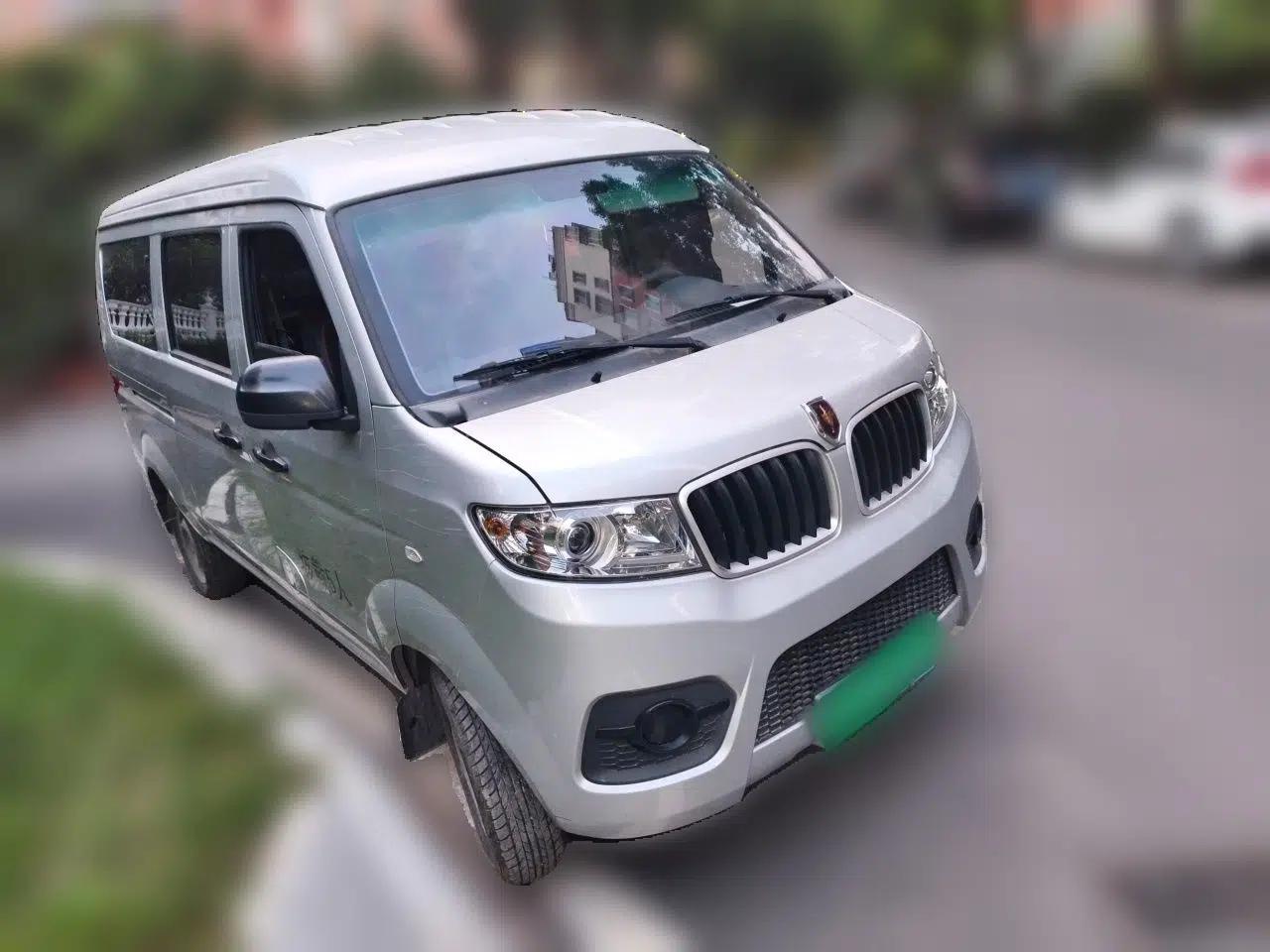 Jinbei New Hiace X30L Huachen Xinyuan Little Sea Lion 1.5L Premium Manual — миниатюра 3