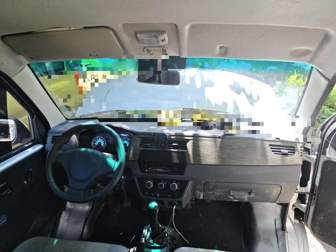 Jinbei Hiace X30 2023 1.5L Super-Comfortable Passenger Van 5/6/7-Seater Non-Air-Conditioned Version Model SWC15M — миниатюра 9