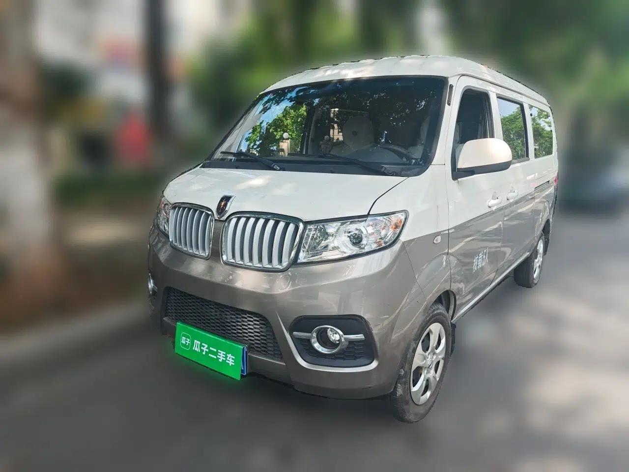 Jinbei Hiace X30 2023 1.5L Business-Style Passenger Van 5/6/7-Seater Non-Air-Conditioned Version SWC15M — миниатюра 1