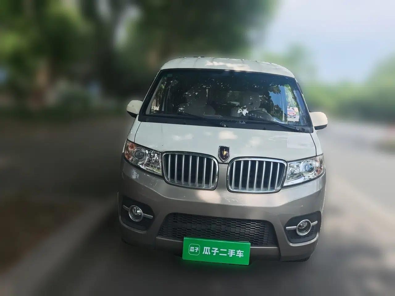 Jinbei Hiace X30 2023 1.5L Business-Style Passenger Van 5/6/7-Seater Non-Air-Conditioned Version SWC15M — миниатюра 2