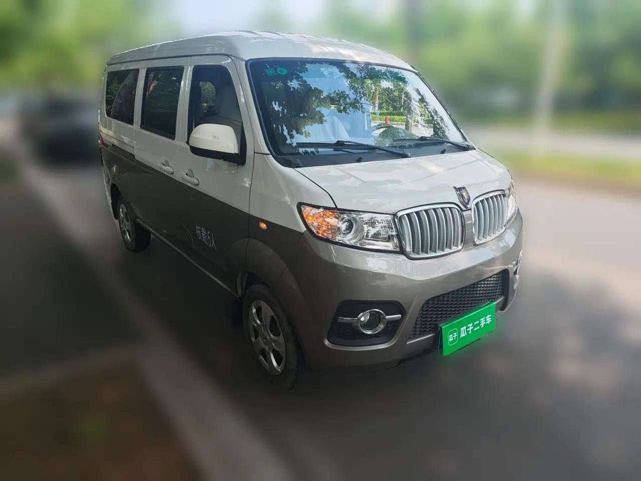Jinbei Hiace X30 2023 1.5L Business-Style Passenger Van 5/6/7-Seater Non-Air-Conditioned Version SWC15M — миниатюра 3
