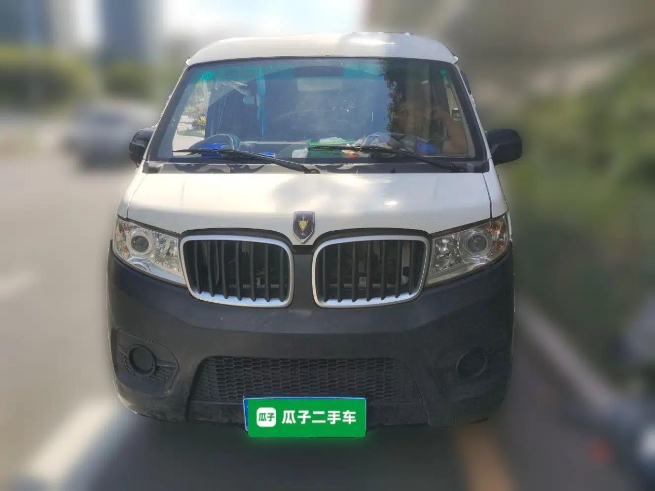 Jinbei Hiace X30 2023 1.5L Wealthy-Style Passenger Van 5/6/7-Seater Non-Air-Conditioned Version SWC15M — миниатюра 2