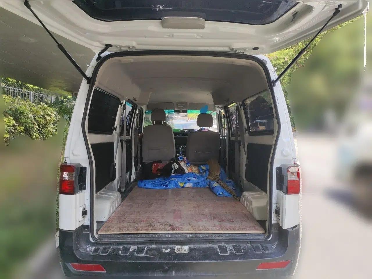 Jinbei Hiace X30 2023 1.5L Wealthy-Style Passenger Van 5/6/7-Seater Non-Air-Conditioned Version SWC15M — миниатюра 19