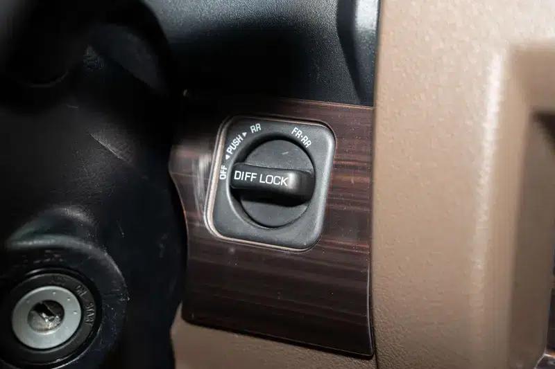 2024 Land Cruiser 70 Series 2.8T Automatic 4WD 5-Seater Parallel Import — миниатюра 7