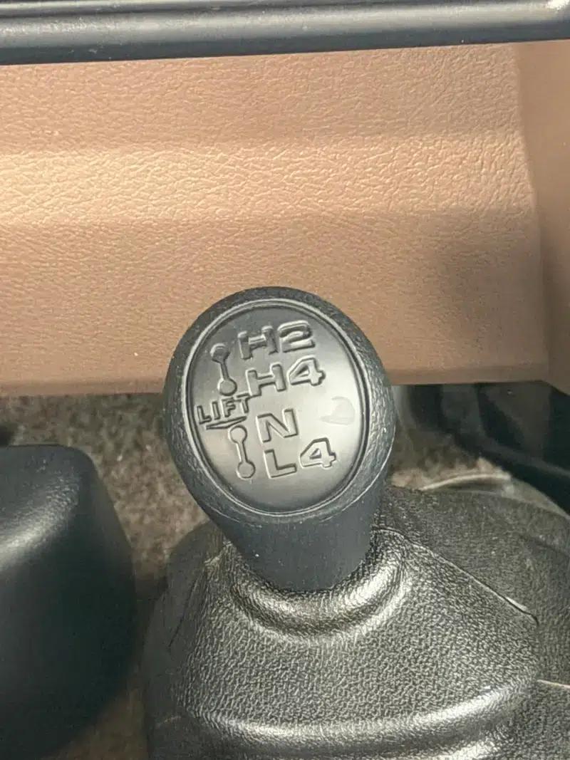 2023 Land Cruiser 70 Series, 4.0L Manual, 4WD, 5-Seater, Parallel Import — миниатюра 12