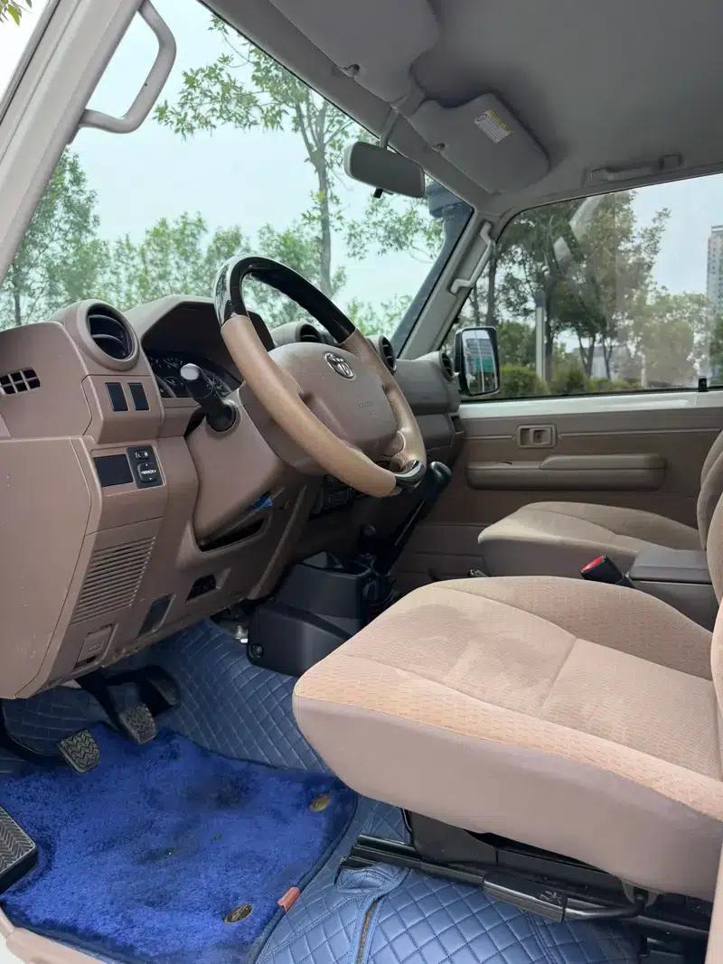 2023 Land Cruiser 70 Series, 4.0L Manual, 4WD, 5-Seater, Parallel Import — миниатюра 13