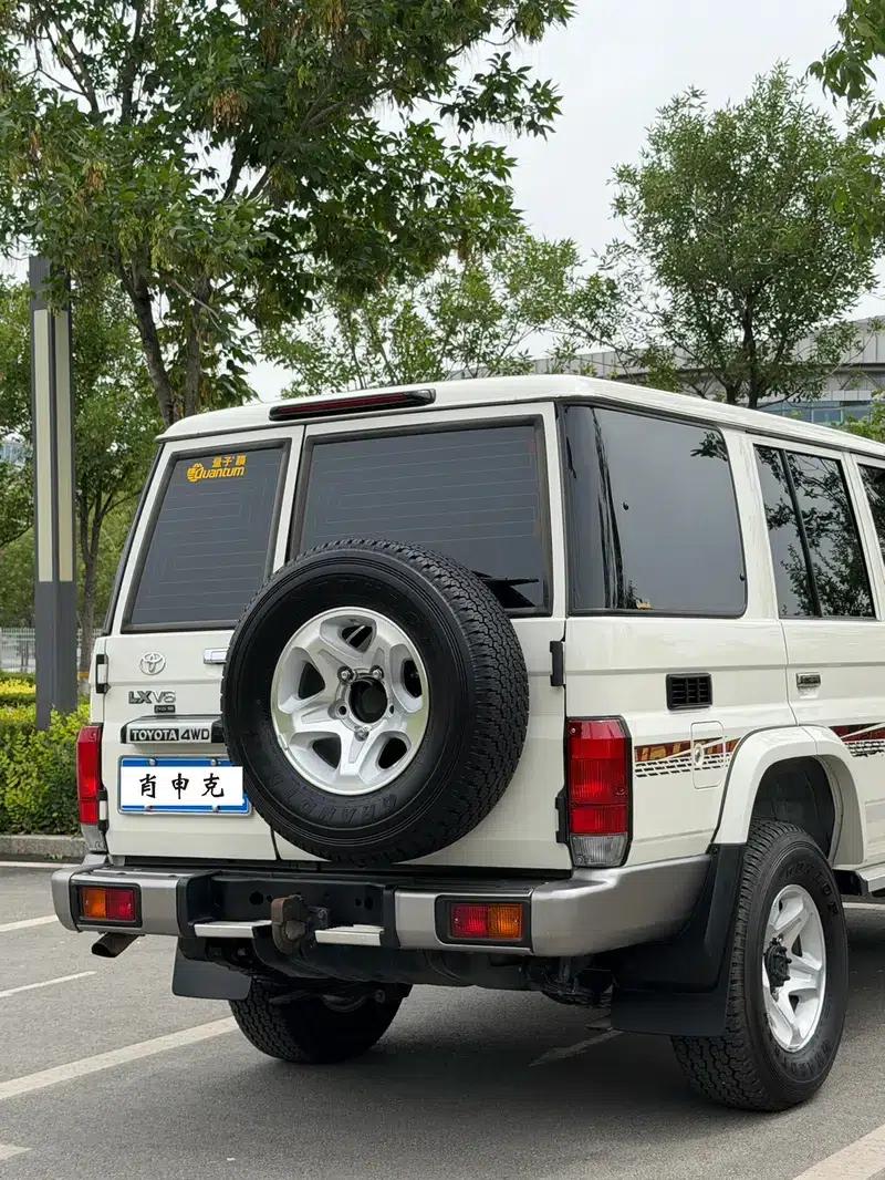 2023 Land Cruiser 70 Series, 4.0L Manual, 4WD, 5-Seater, Parallel Import — миниатюра 20