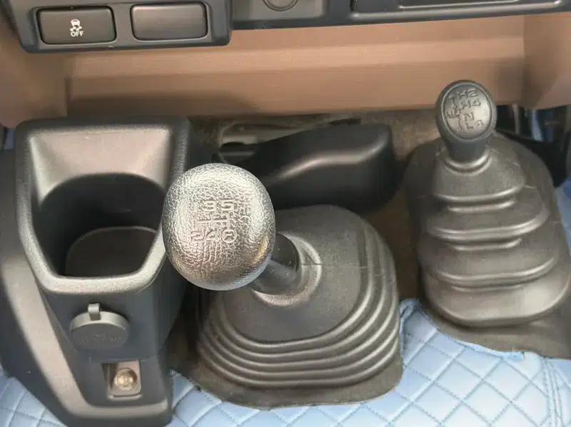 2023 Land Cruiser 70 Series, 4.0L Manual, 4WD, 5-Seater, Parallel Import — миниатюра 25