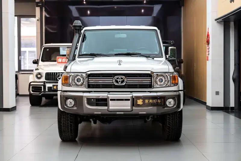 2016 Land Cruiser 70 Series, 4.0L Manual, 4WD, 5-Seater, Parallel Import — миниатюра 2
