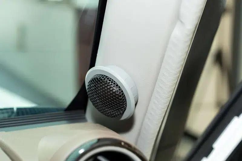 2016 Land Cruiser 70 Series, 4.0L Manual, 4WD, 5-Seater, Parallel Import — миниатюра 11