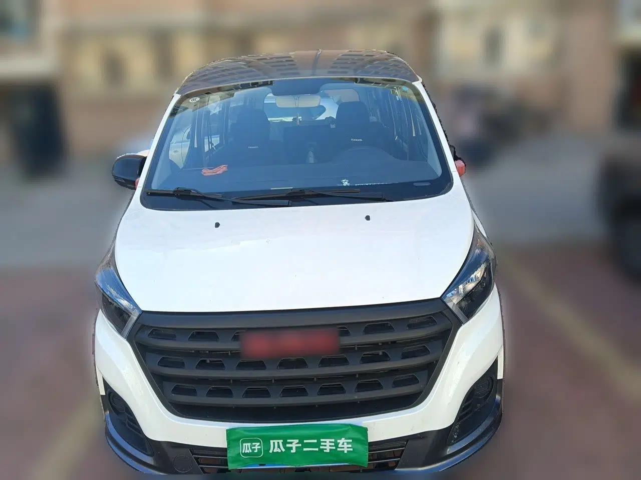 Jinbei Gold Hiace M Classic 2024 1.5L Engineering Lion Passenger Van 7 Seats — миниатюра 2