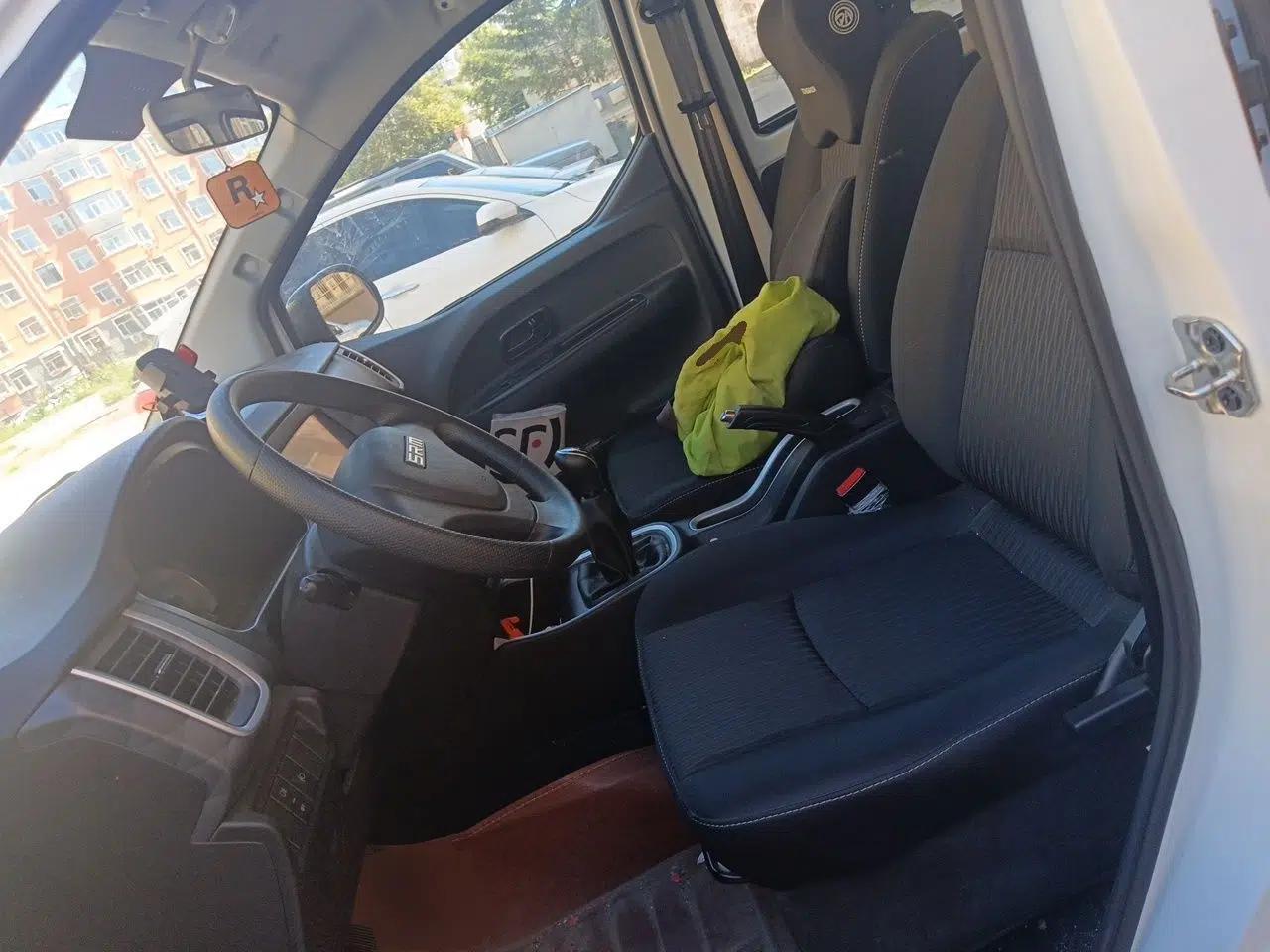 Jinbei Gold Hiace M Classic 2024 1.5L Engineering Lion Passenger Van 7 Seats — миниатюра 15